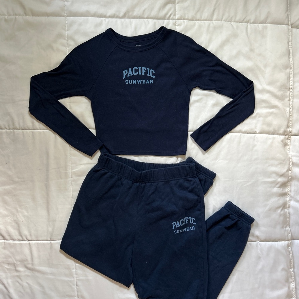 Pacific Sunwear Navy Sweatpants and matching Top (Set)